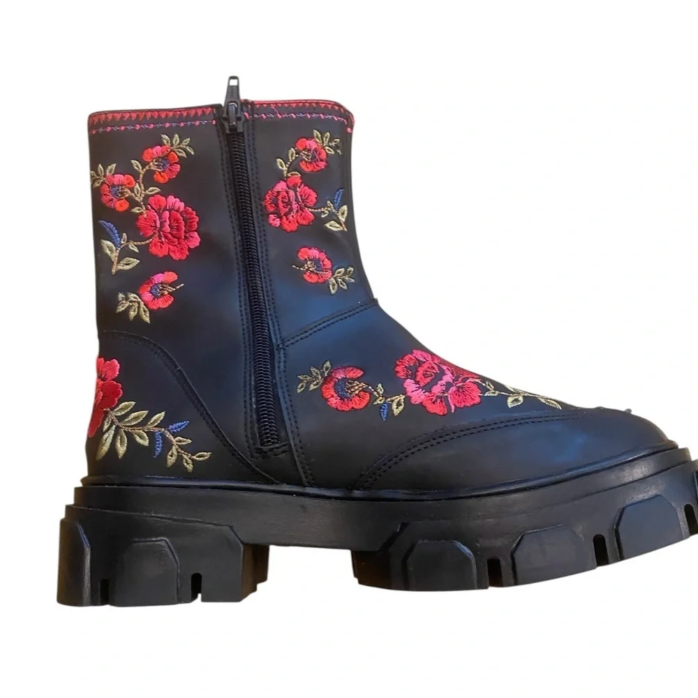 Farm Rio Women’s Floral Ankle Boots Size 7.5